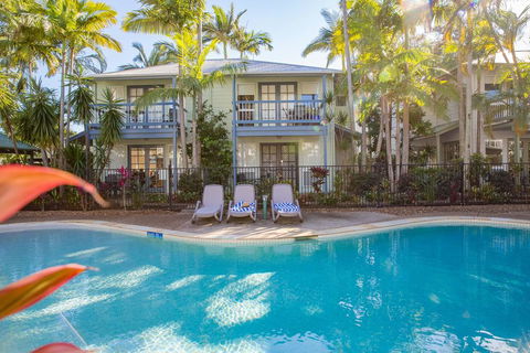 Coral Beach Noosa Resort - e-Seniors 1