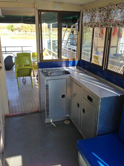 Corroboree Houseboats - e-Seniors 3