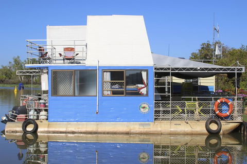 Corroboree Houseboats - e-Seniors 1