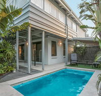Cosy but Cool Sunshine Beach - e-Seniors