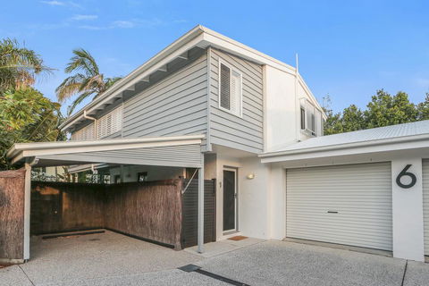 Cosy But Cool, Sunshine Beach - e-Seniors 1