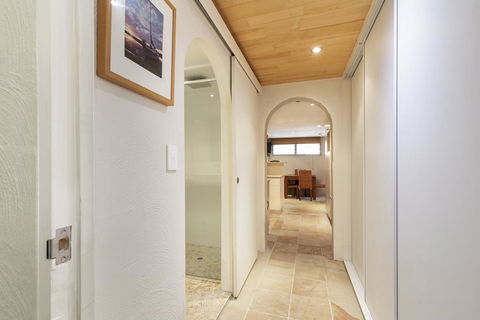 Cosy Hideaway, Sunshine Beach - e-Seniors 3