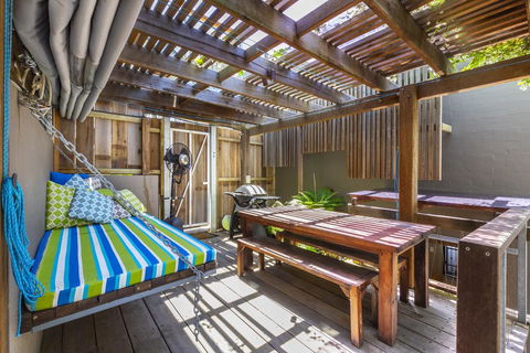 Cosy Hideaway, Sunshine Beach - e-Seniors 0