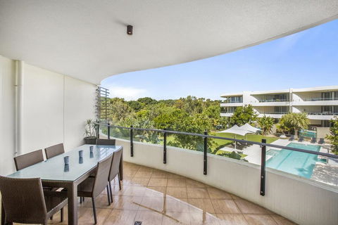 COTTON BEACH APARTMENT 33 WITH POOL VIEWS - e-Seniors 2