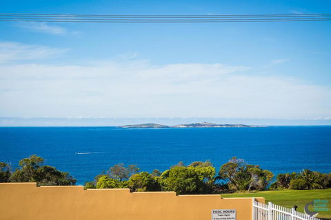 Countess Court Unit - Great Ocean Views - e-Seniors 0