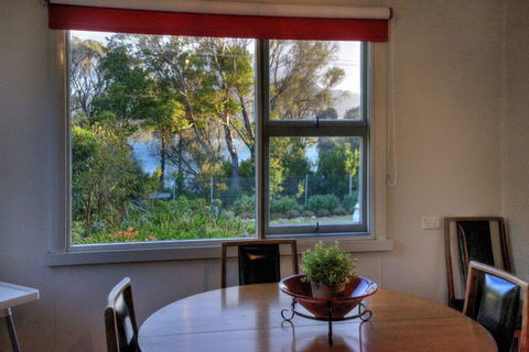 Cove Beach Apartment 1 - e-Seniors 1