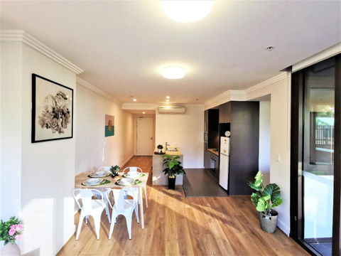 Cozy Spacious Home In Sydney Olympic Park - e-Seniors 3