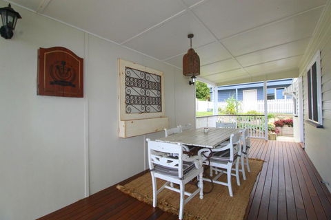 Crescent Haven, 2A View Street, - e-Seniors 1