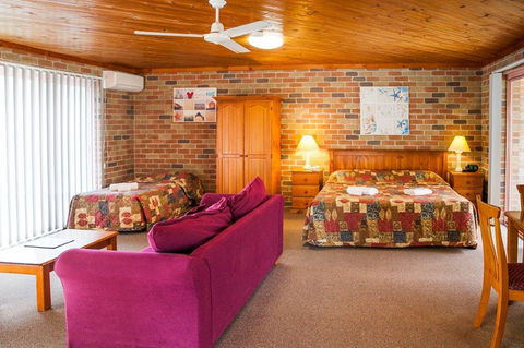 Crescent Head Resort & Conference Centre - e-Seniors 3