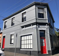 Cromwell Apartment - 3 Red Doors Battery Point - e-Seniors