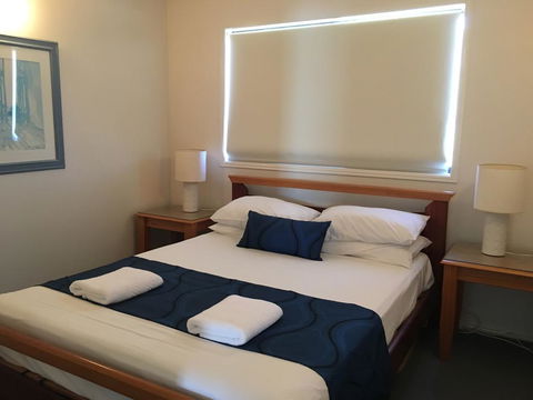 Crystal Waters Picnic Point - e-Seniors 2