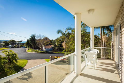 Crystal Waters Unit 2 - e-Seniors 0