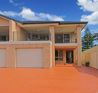 CShells On Quay - perfect location and great views - e-Seniors
