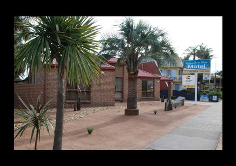 Cunningham Shore Motel - e-Seniors 2