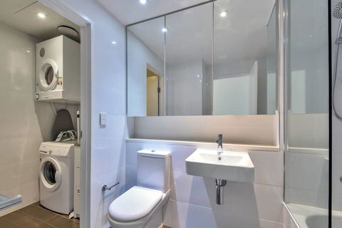 Darwin Waterfront Luxury Apartment - e-Seniors 2