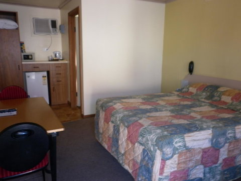 Daydream Motel And Apartments - e-Seniors 1