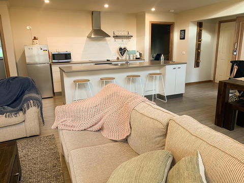 Daysend Cottages - e-Seniors 1