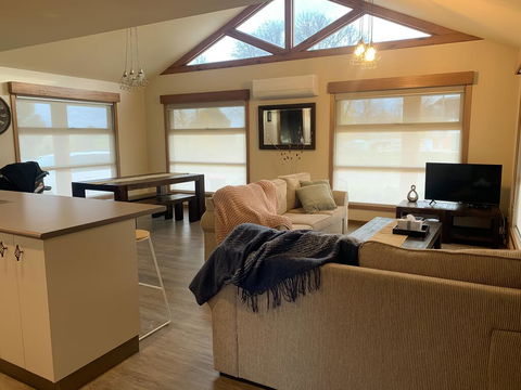 Daysend Cottages - e-Seniors 2