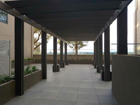Deakin 2Bed 2Bath And Free Parking - e-Seniors 1