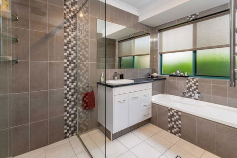 Delightful Duplex On Rose Ct, Bongaree - e-Seniors 2
