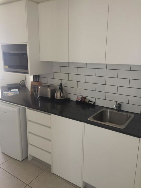 Direct Hotels - North Shore Kawana - e-Seniors 1