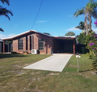 Dog Friendly Holiday House At Red Beach - e-Seniors