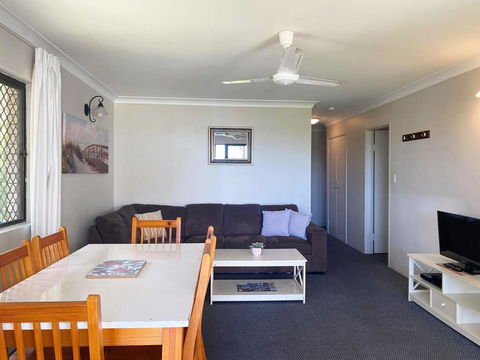 Dolphin View On South Esplanade - e-Seniors 3