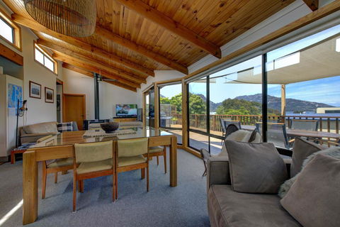 Dove On Freycinet - e-Seniors 3