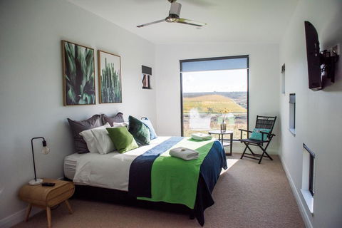 Dragonfly Cottages - e-Seniors 1
