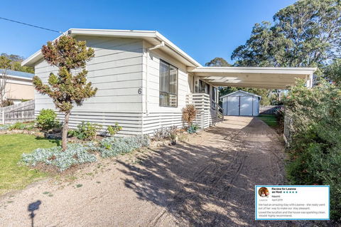 Eagle Bay Cottage - e-Seniors 0