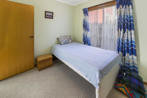 Eagle Point Getaway - Waterfront Serenity! - e-Seniors 1
