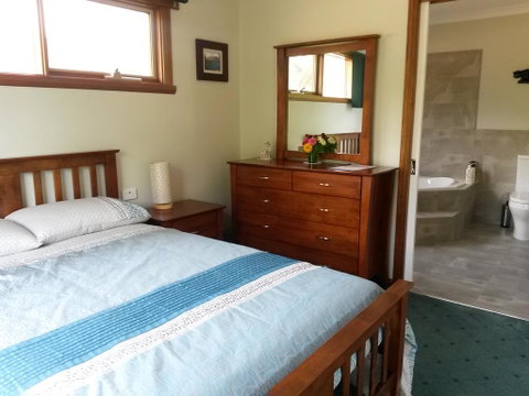 Eagle's Roost Farmstay B&B - e-Seniors 1
