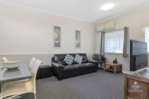 Esperance Bay Holiday Park - e-Seniors 1