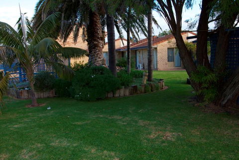 Esperance Beachfront Resort - e-Seniors 2