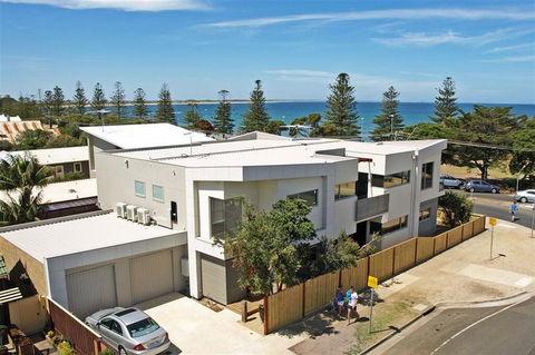 Esplanade Frontage 7B - e-Seniors 0