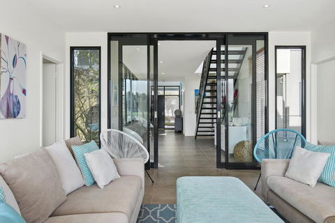 Fabulous Home - Families Only - e-Seniors 2