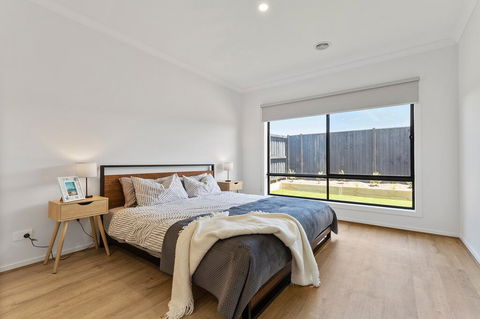 Family Holiday Paradise - New Modern Beach House - e-Seniors 2