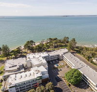 FAMILY ISLAND GETAWAY - BEACHFRONT APARTMENT - e-Seniors