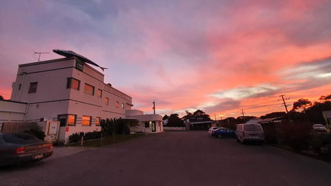 Fish Creek Hotel - e-Seniors 0