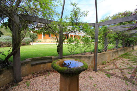 Fitzroy Inn Historic Retreat Mittagong - e-Seniors 0