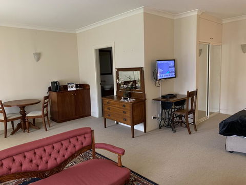 Fitzroy Inn Historic Retreat Mittagong - e-Seniors 3