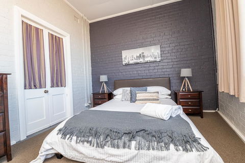 Five Ways CBD Apartment - Spacious, Wifi, Free Parking - e-Seniors 2
