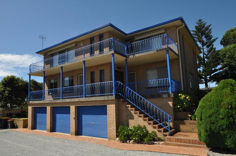 Flat 2 - 3 Bay Lane - e-Seniors 1