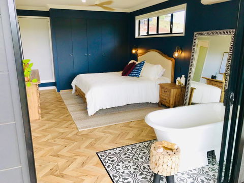 Fletchers Ridge Brand New Luxury Guest House - e-Seniors 1