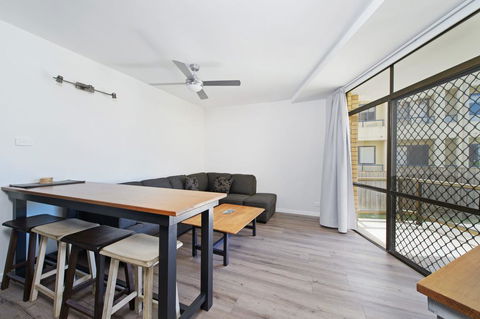 Flynns Beach Apartments 4, 41 Pacific Drive - e-Seniors 2