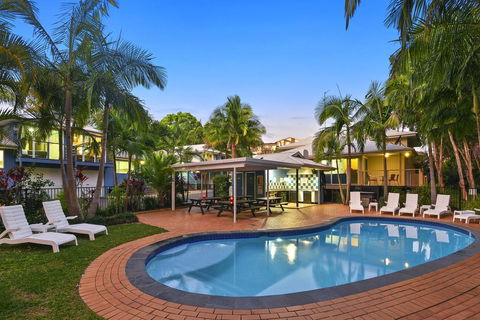 Flynns On Surf Beach Villas - e-Seniors 3