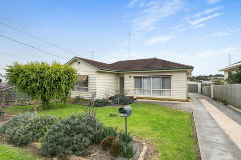 Francis Geelong 156 - e-Seniors 1