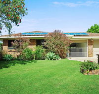 Freshly revovated Dog Friendly House walking distance to Waterfront - e-Seniors