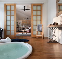 Gables Bend Spa Villa - e-Seniors