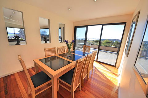Georges Bay Luxury - e-Seniors 2